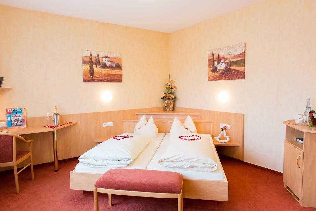 Hotel Ochsen Ammerbuch Номер фото