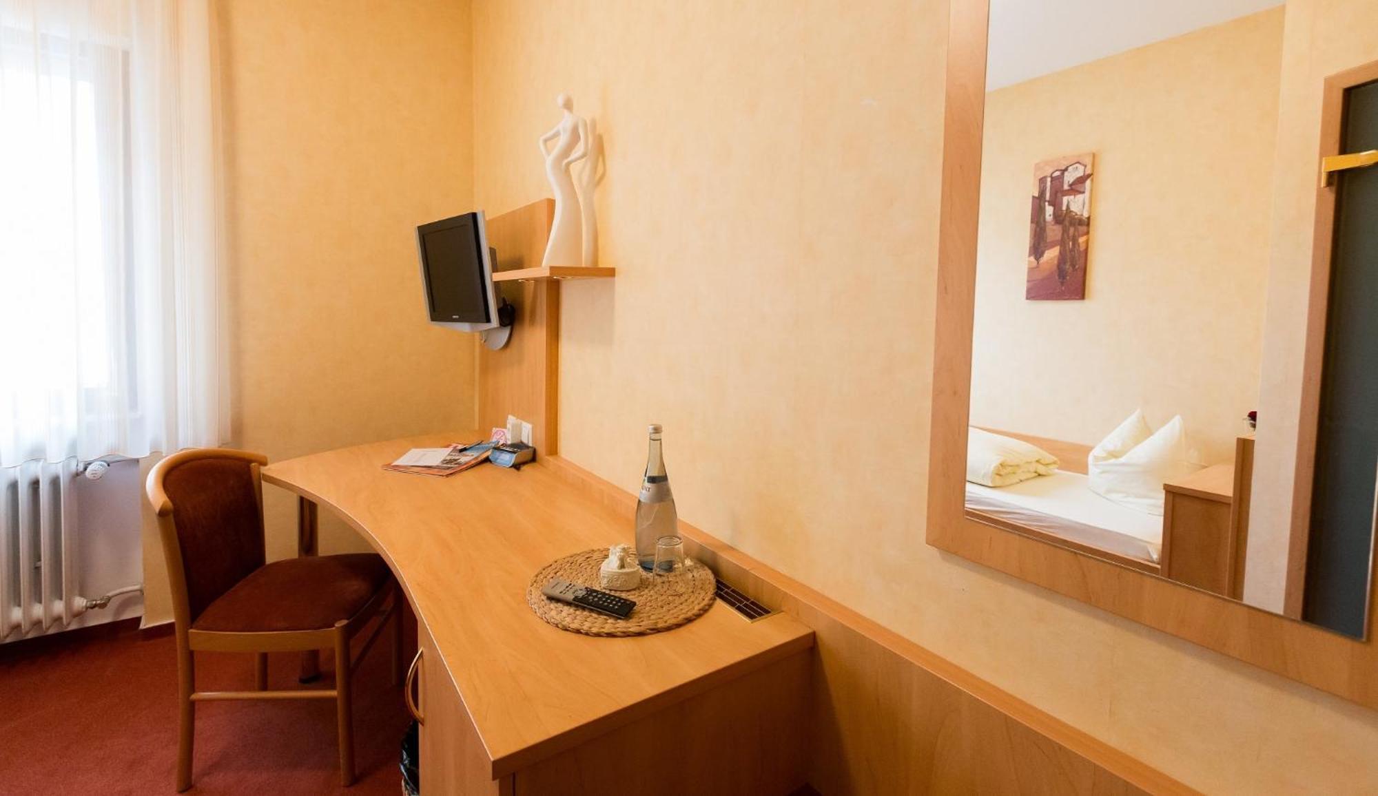 Hotel Ochsen Ammerbuch Номер фото